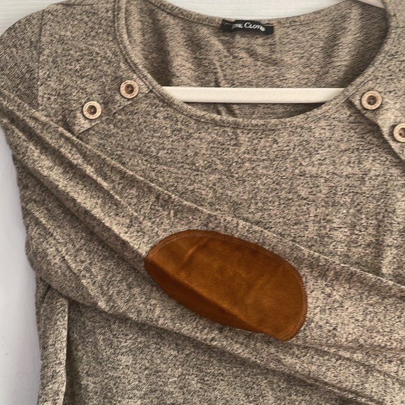 Pink Clover | Luna Elbow Patch Button Detail Brushed Knit Top | M | Taupe - Picture 2 of 3